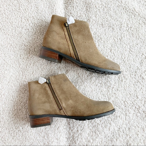 NIB Bettye Muller Suede Zip Bootie​ - Picture 2 of 6